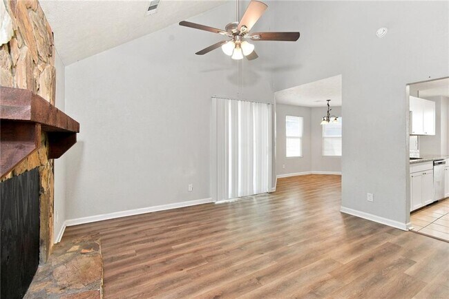 Foto del edificio - 4165 Little Springs Rd