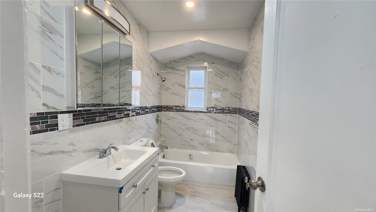 303838 Hobart St, Queens, NY 11377 House for Rent in Queens, NY