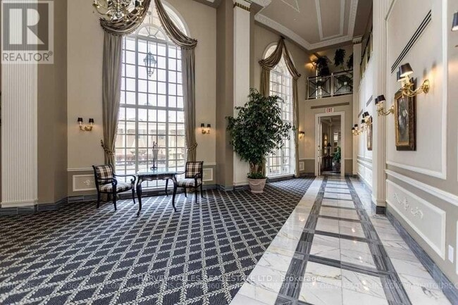 Building Photo - 2285 Lake Shore Blvd W