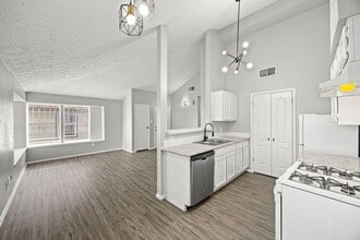 Building Photo - 10066 Sharpton Dr