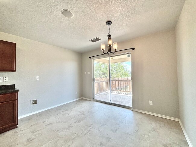 Foto del edificio - Amazing 4 Bedroom Home!