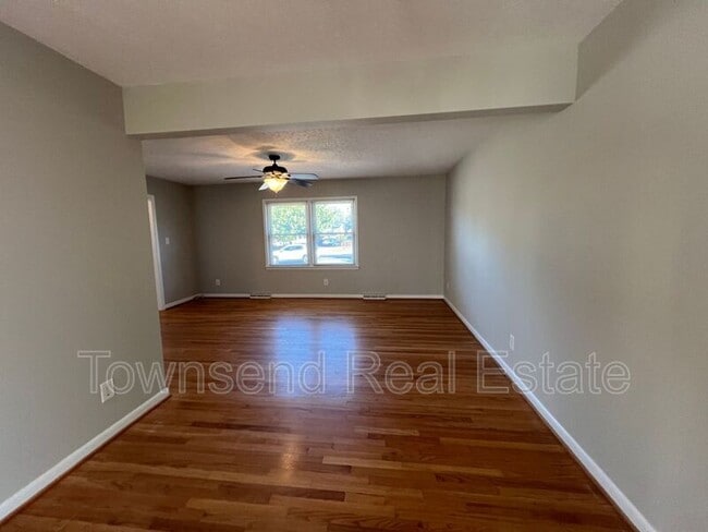 Foto del edificio - 5313 Hampton Rd