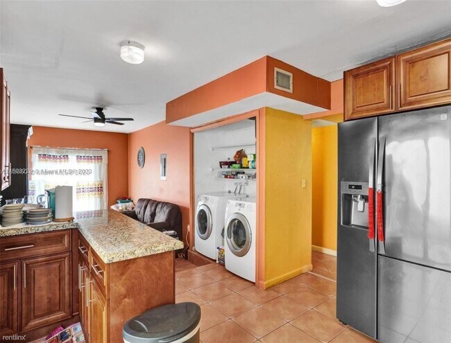 Foto del edificio - 4 br, 3 bath House - 1007 NW 106th Avenue Cir