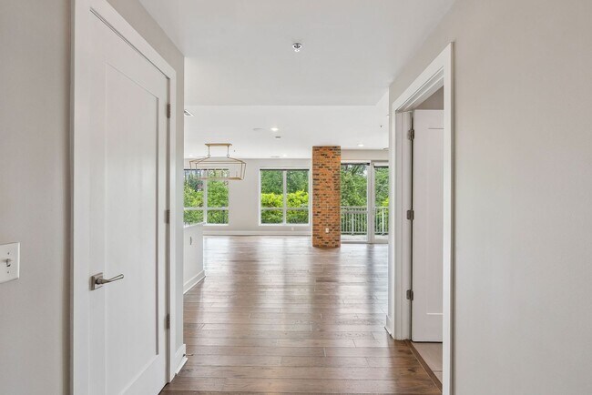 Building Photo - Luxury Condo in Dublin's Coveted Bridge Pa...