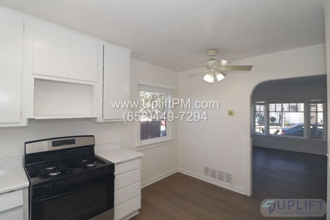 Foto del edificio - 2 Bed 1 Bath Home Near The Beach