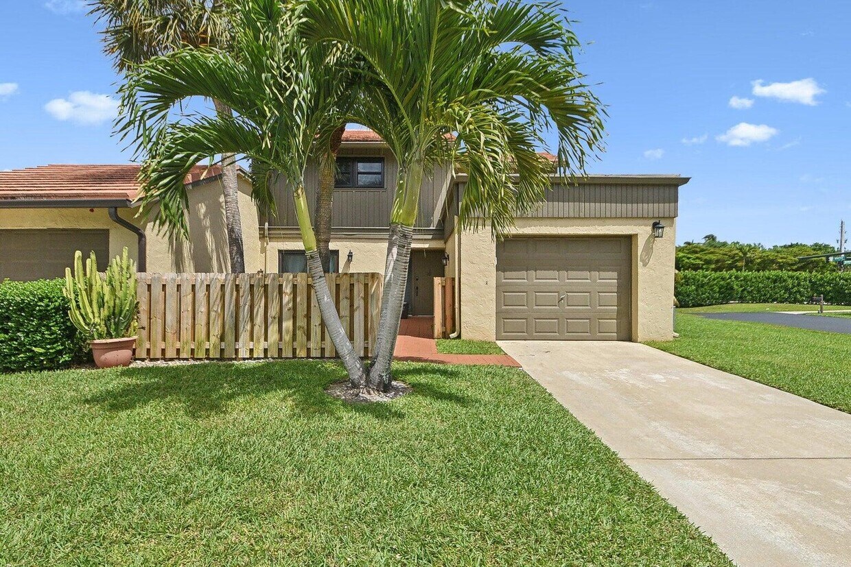 Primary Photo - 11063 Oakdale Rd