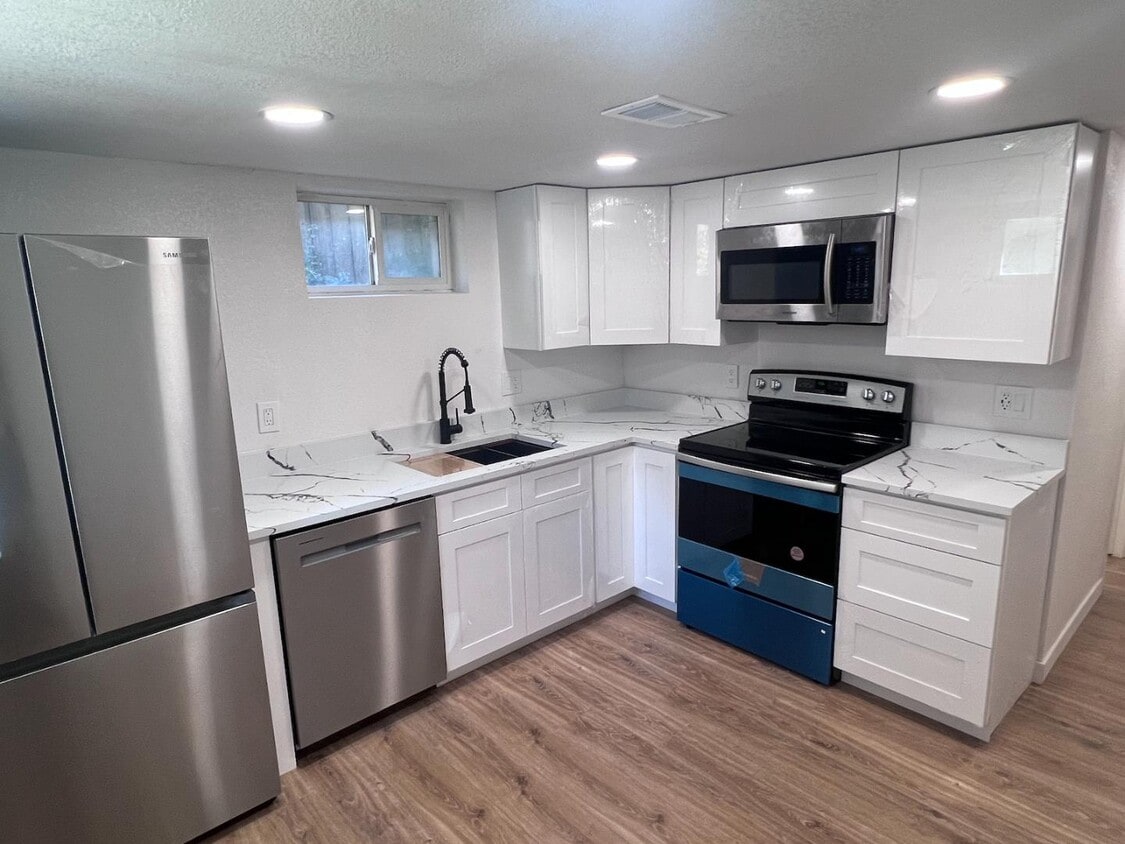 Foto principal - 2285 Gray St