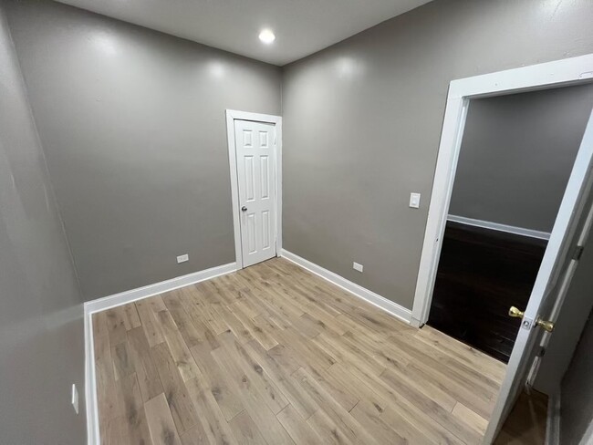 Foto del edificio - 6337 S Artesian Ave