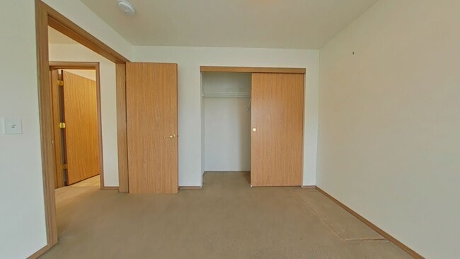 Building Photo - 1 Bedroom Apartment ~ Close to Campus