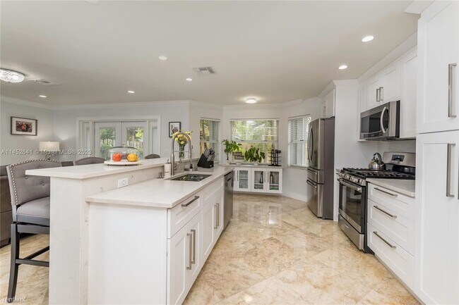 Building Photo - 4 br, 2.5 bath House - 14755 SW 123rd Ave