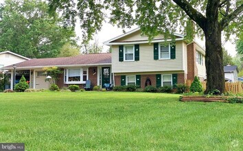 Building Photo - 4814 King Richard Dr