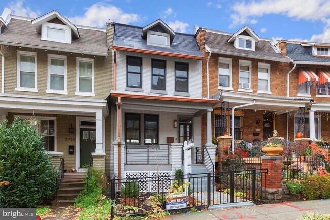 Foto del edificio - 3728 9th St NW