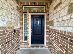 Building Photo - 28614 Oakmist Point Ln