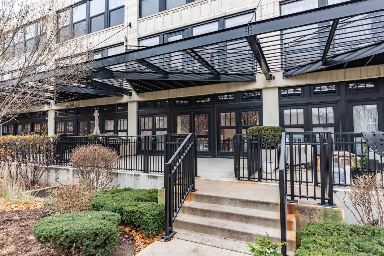 Foto principal - 1151 W 14th Pl