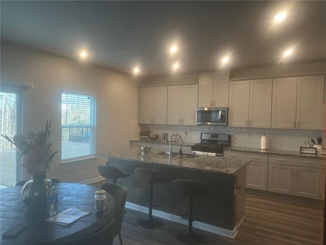 Building Photo - 3938 Dean Grv Wy