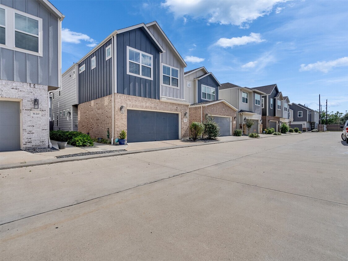 Building Photo - 3118 Cloud Forest Ln