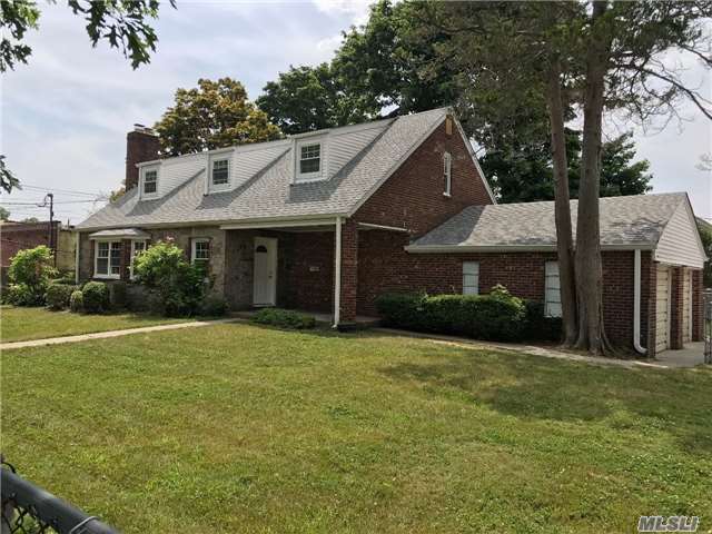 Primary Photo - 2220 Seaford Ave