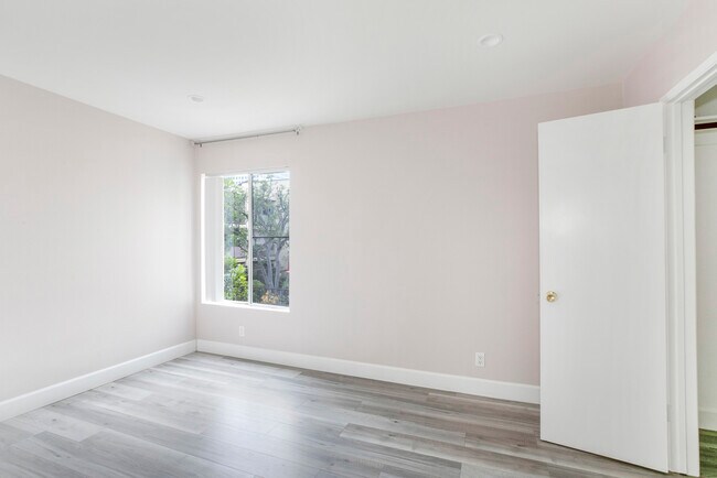 Foto del edificio - 365 Burchett St
