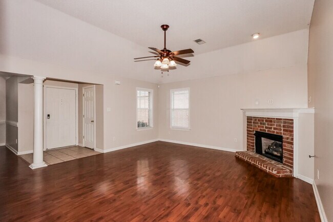 Foto del edificio - 10255 Green Moss Dr S