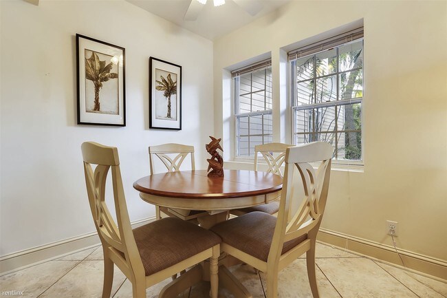 Foto del edificio - 1 br, 1 bath Condo - Southard Square Hideaway