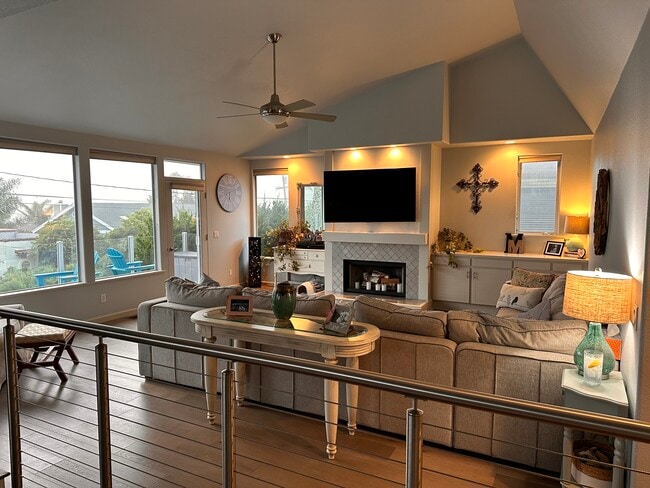 Foto del edificio - 2560 Juniper Ave