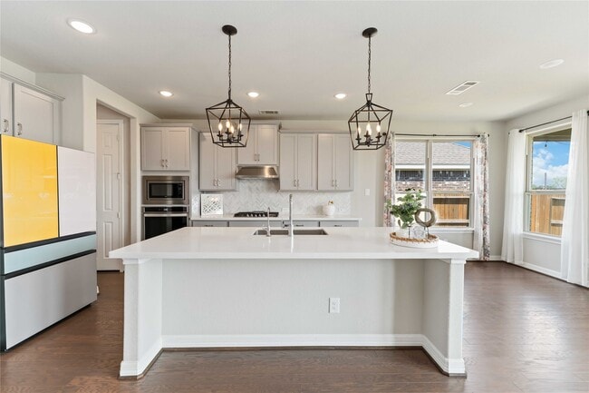 Building Photo - 205 Sunray Creek Dr