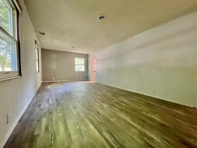 Foto del edificio - 1701 Ohio St