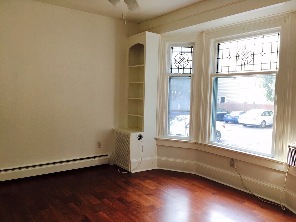 Primary Photo - 223 Alexander St