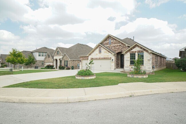 Foto del edificio - Move In Ready Mint Condition In Boerne