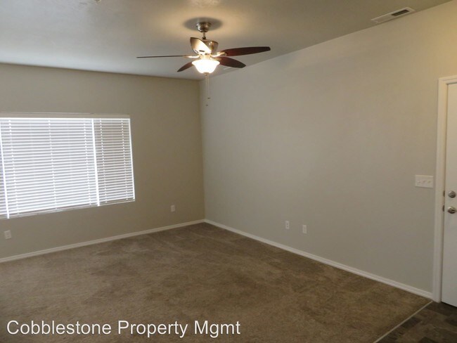 Building Photo - 1655 N Madderlake Ave