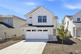 Building Photo - 7435 W Trumbull Ct