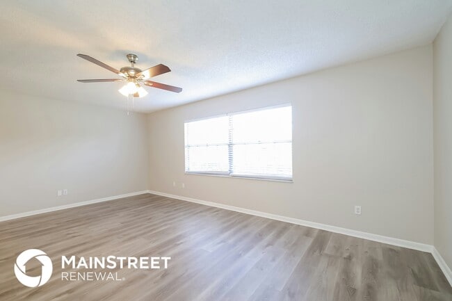 Building Photo - 8024 Nicklaus Dr