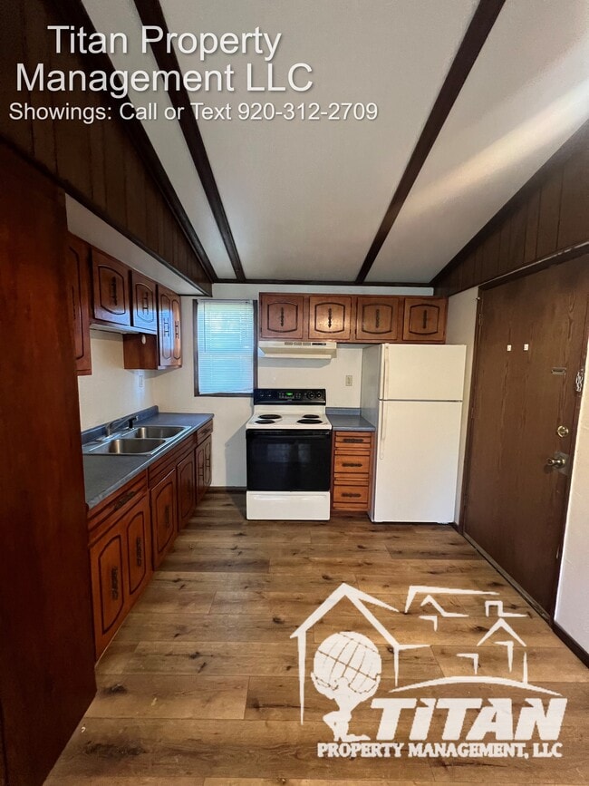 Building Photo - 1382 Maricopa Dr