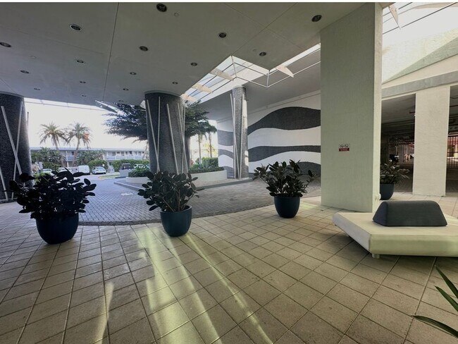 Foto del edificio - 7930 East Dr