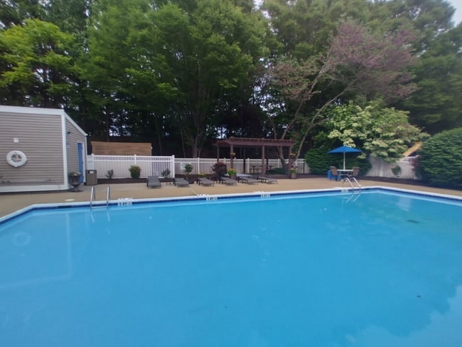 Building Photo - 600 Reusens Rd