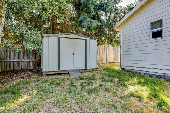 Building Photo - Poulsbo Home