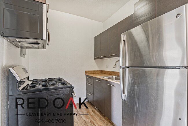 Foto del edificio - 1417 N Bronson Ave