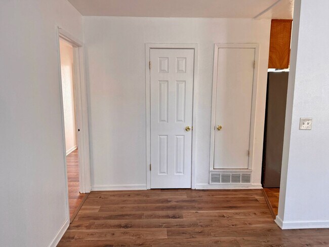 Building Photo - 3 Bed 1.5 Bath Home Close to Sheppard AFB!