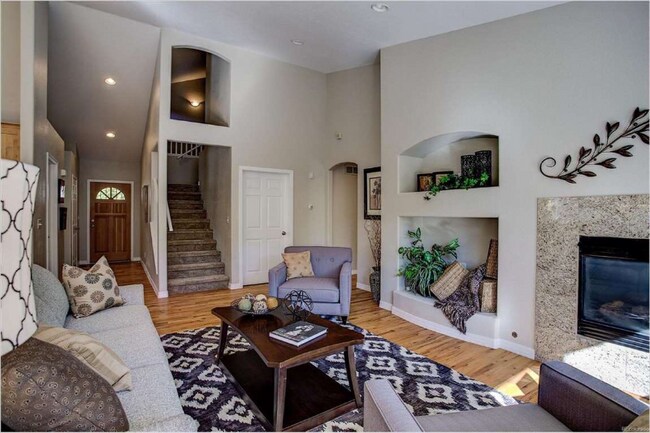 Photo - 3220 Pierce St Townhome
