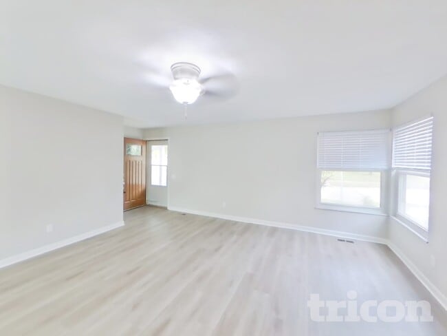 Building Photo - 2415 Sarthe Ct