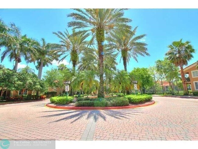 Foto del edificio - 4808 N State Rd 7