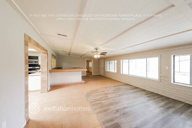 Foto del edificio - 5141 W Larkspur Dr