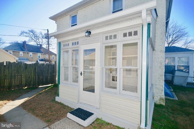 Building Photo - 106 Pershing Rd