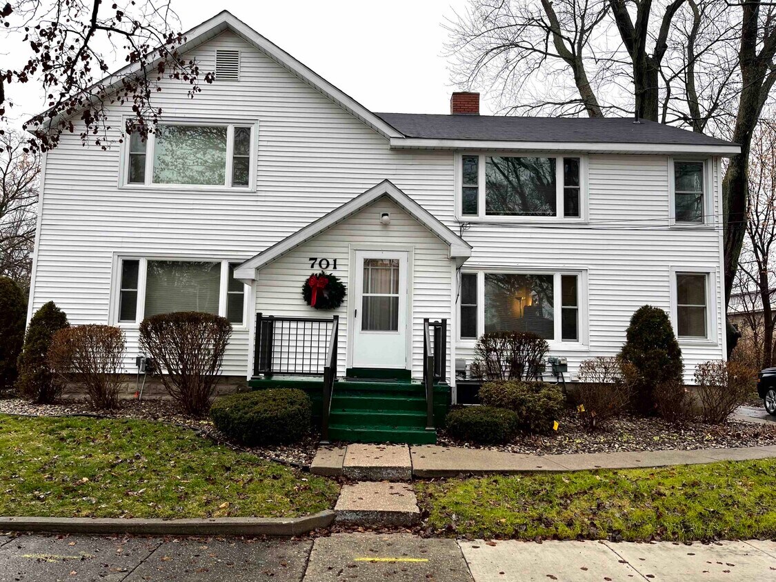 415 E Pine St, Midland, MI 48640 House Rental in Midland, MI