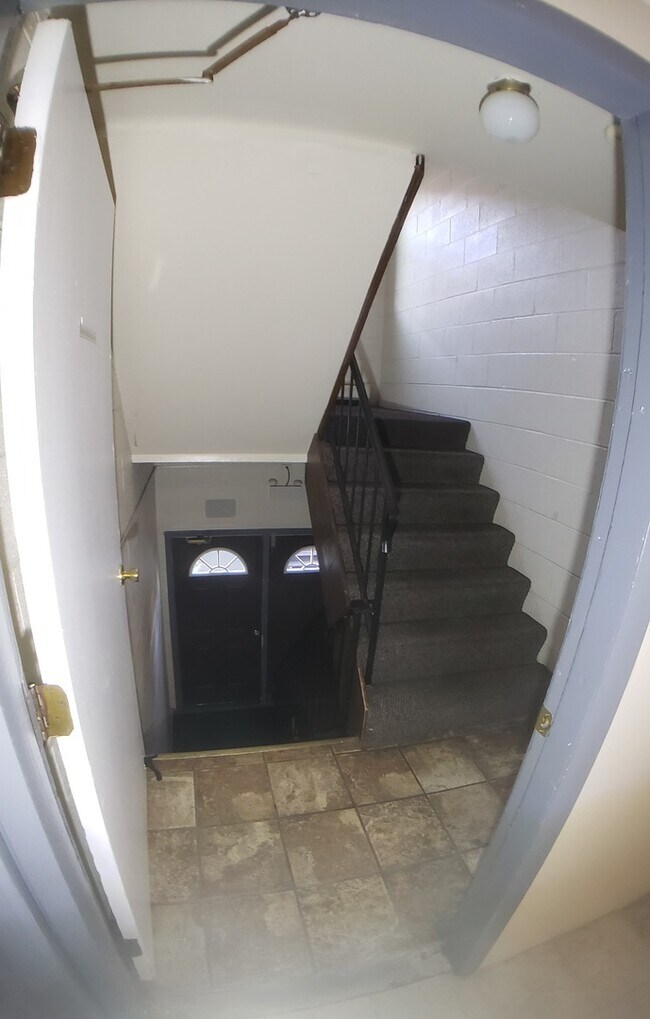 Foto del edificio - 1124 Dunlop Ave