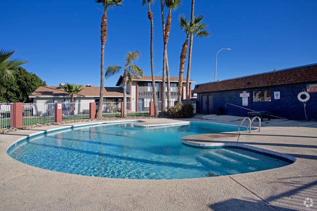 Piscina - The Park on 57th Ave