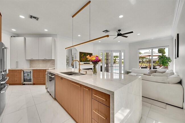 Building Photo - 11163 NW 69th Pl