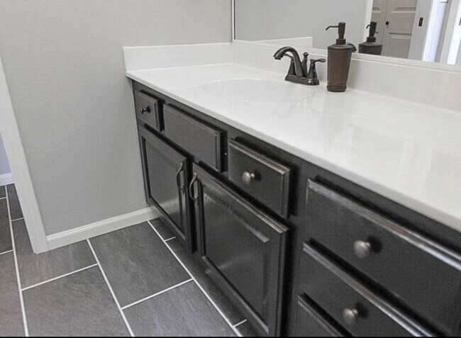 Foto del edificio - 15630 Wildwood Dr