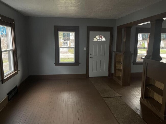 Building Photo - 3874 W 157th St