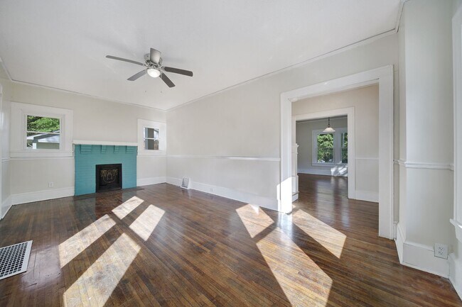 Foto del edificio - Lovely Two Story, 3 Bedrooms, 2 Bath Home